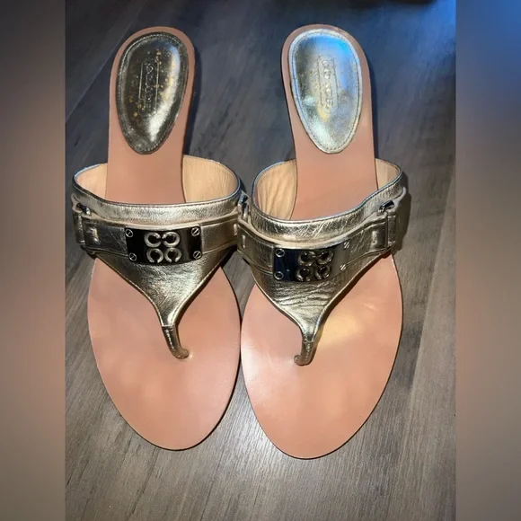 Elegant Gold Women's Sandals - Picture 1 of 2
